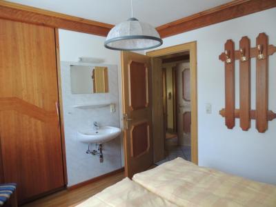 Schlafzimmer_W2_3.JPG